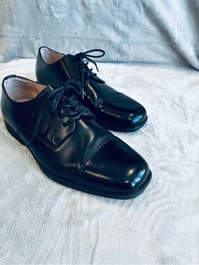 Florsheim Boys Black Dress Shoes (Size 6M)